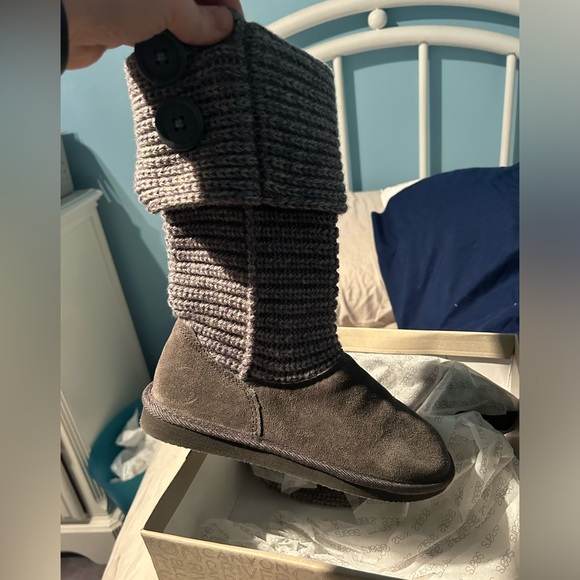 Women’s Boots NEW IN BOX sz. 7 - Picture 1 of 4